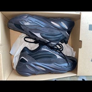 YEZZY BOOST 700 V2. 100% Authentic!